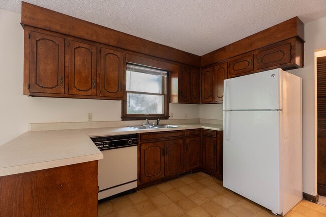 Building Photo - 105 Hanover Way