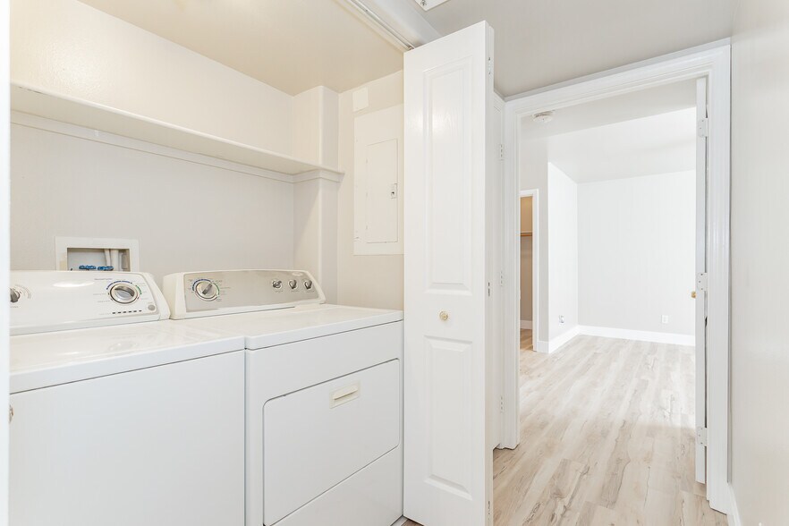 Building Photo - 1888 Big Horn St