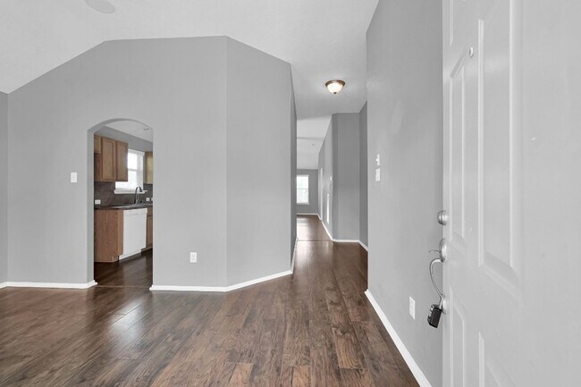 Building Photo - 18441 Sunrise Oaks Ct