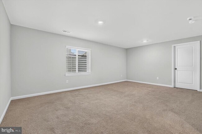 Building Photo - 3155 White Tail Dr