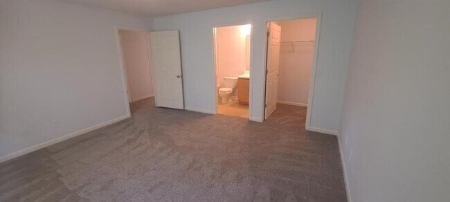 Building Photo - 4204 Fairington Ridge Cir