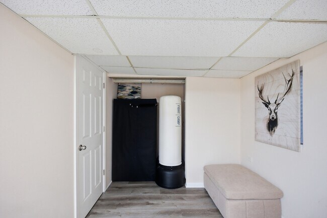 Building Photo - 1204 W Inverrary Ln