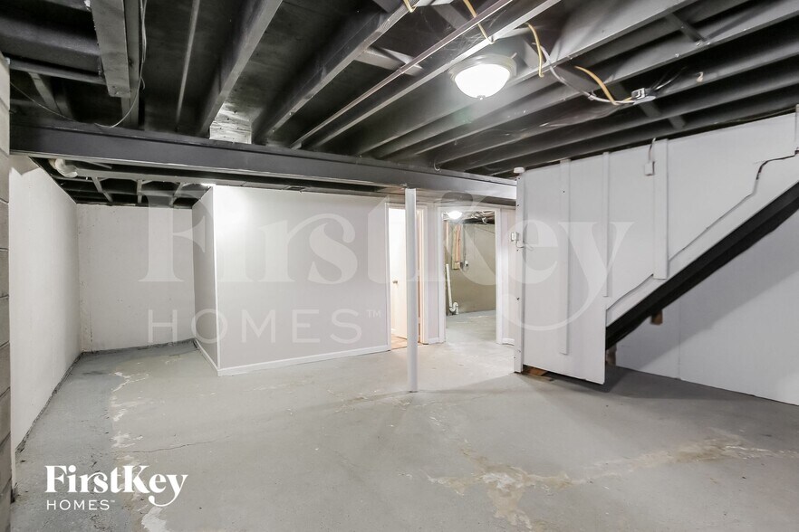 Building Photo - 8813 Blue Ridge Blvd