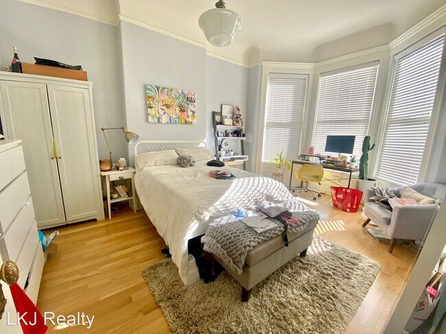 Building Photo - 4 br, 1.5 bath House - 2926 Pine Street