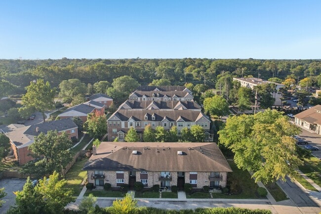 Building Photo - 505 Kenilworth Ave