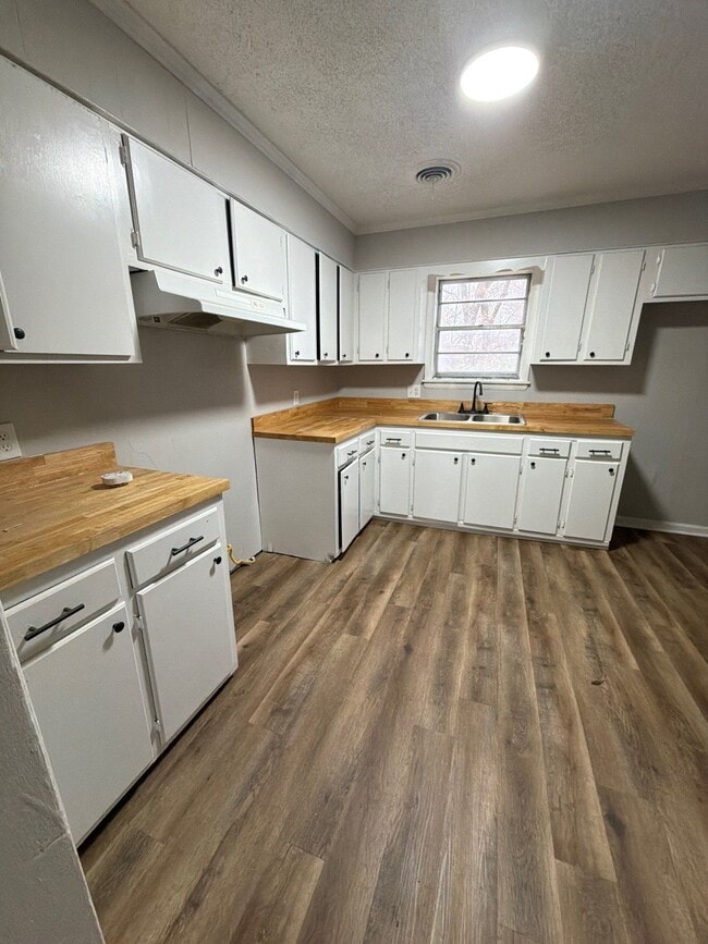 Building Photo - 163 Tisdale St