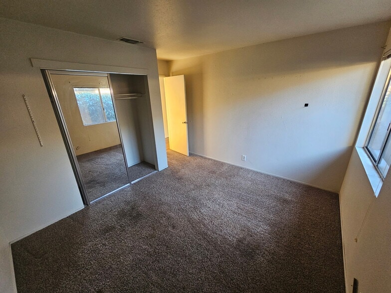 Building Photo - 459 Waterford Dr