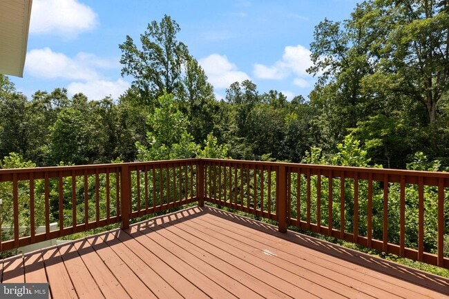 Building Photo - 555 English Oak Ln