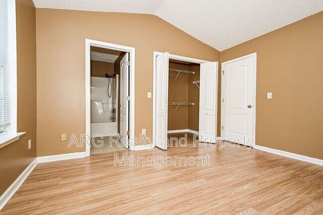 Building Photo - 2956 Fields Dr