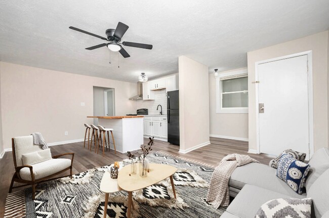 Primary Photo - 3030 Cleinview Ave