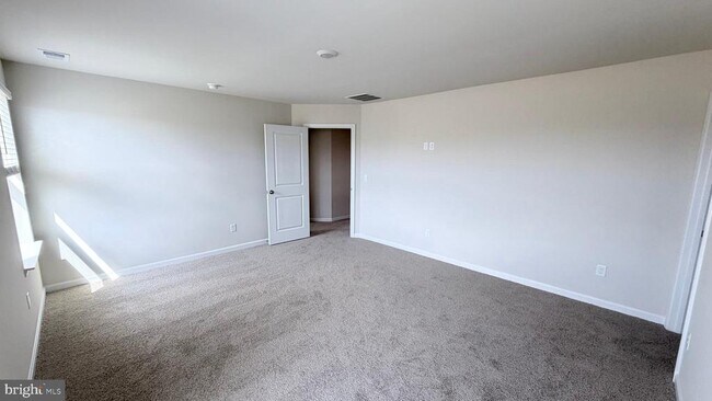 Building Photo - 107 Dinges St