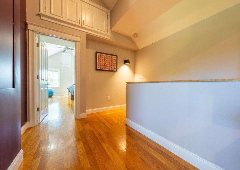 Building Photo - 66 Thorndike St