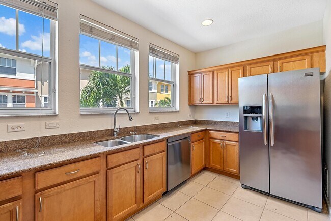 Building Photo - 770 Millbrae Ct