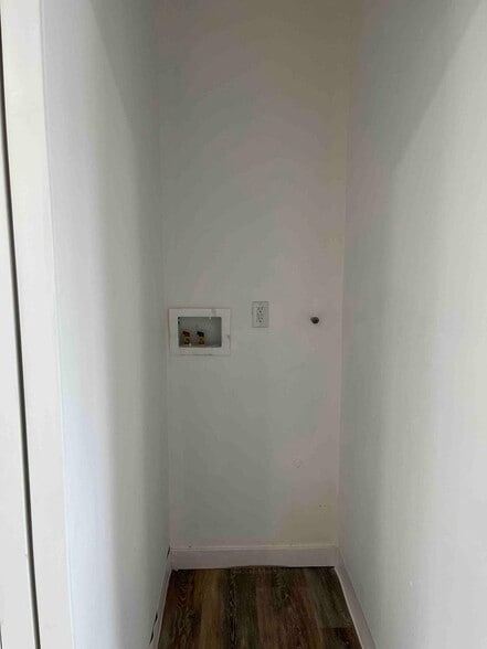 Building Photo - 1929 S Corning St