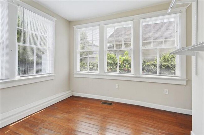 Building Photo - fst2315