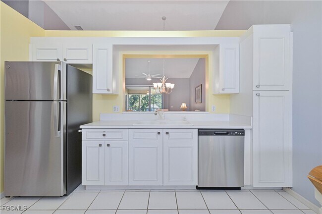 Building Photo - 14521 Daffodil Dr