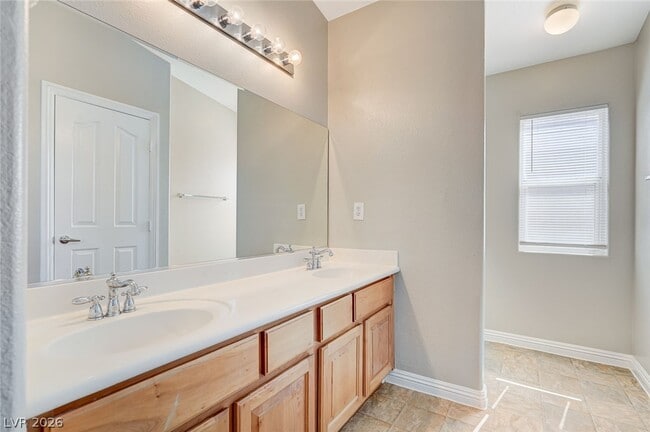 Building Photo - 8749 Horizon Wind Ave