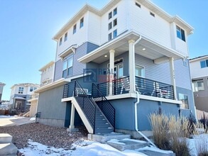 Building Photo - 3700 Celestial Ave