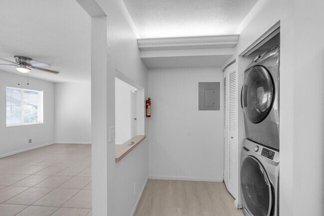 Building Photo - 4737 Sable Pine Cir