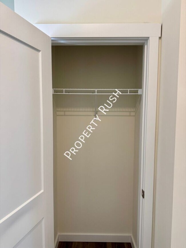 Building Photo - 7535 Bendire Lp