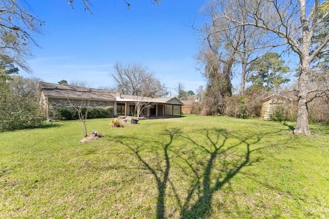 Building Photo - 18 Panorama Dr