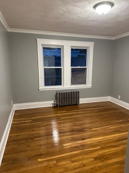 Building Photo - 553 Hyde Park Ave