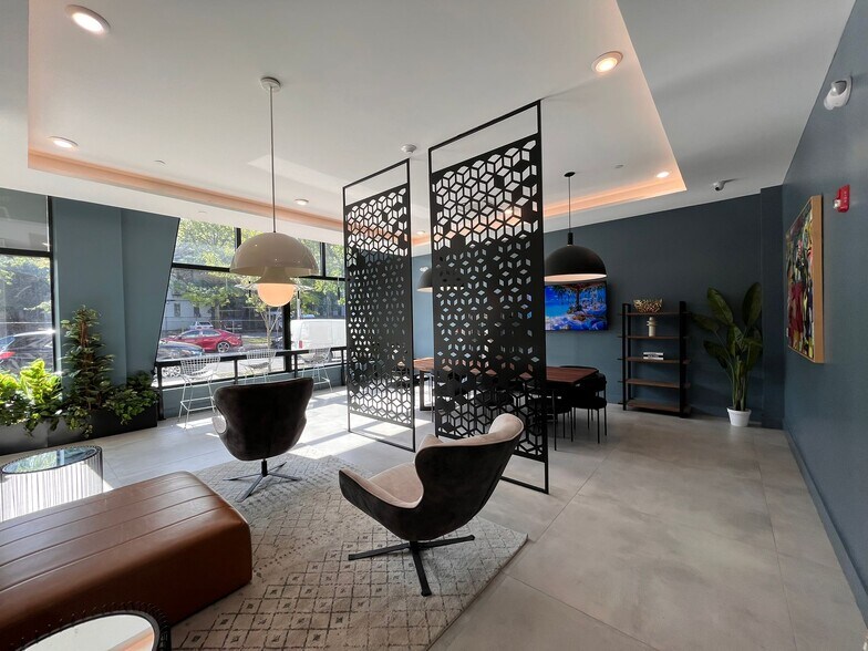 Building Photo - 546 Martin Luther King Jr Dr