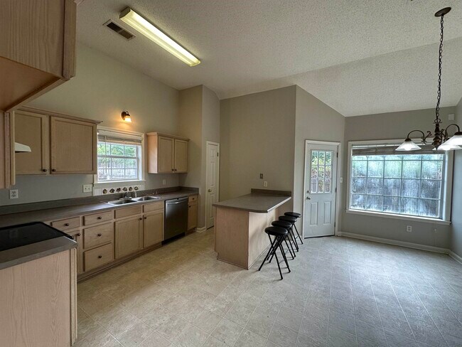 Building Photo - 9163 Berry Garden Cir S