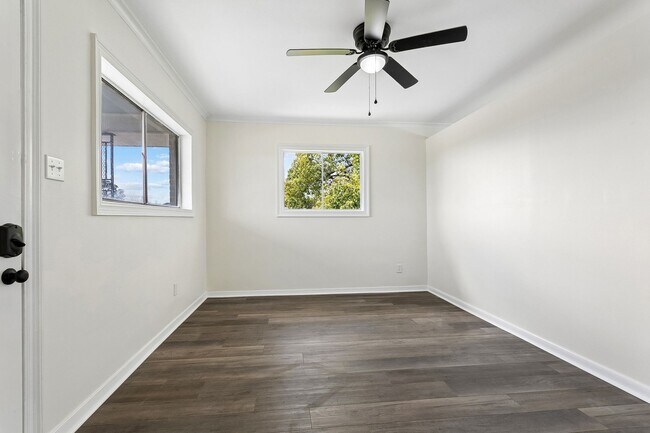 Building Photo - Studio Apartment in Metairie - Central Location off Airline & Causeway!