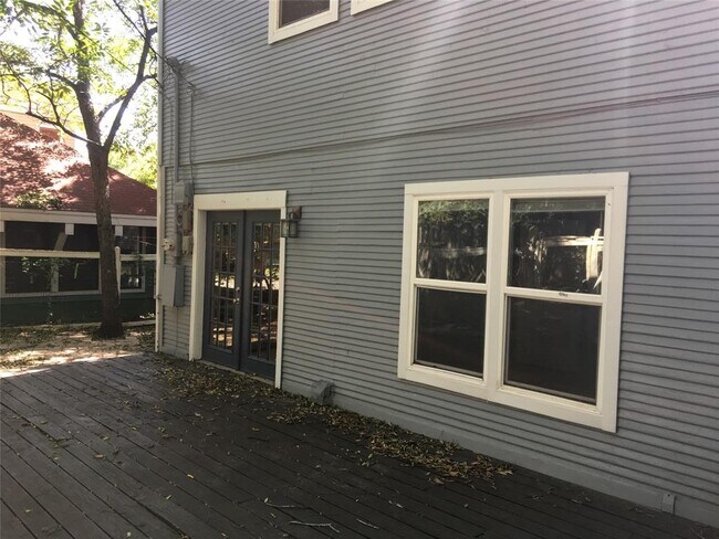 Building Photo - 4802 Clarkson Ave