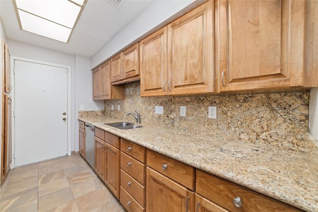 Building Photo - 1116 Bering Dr