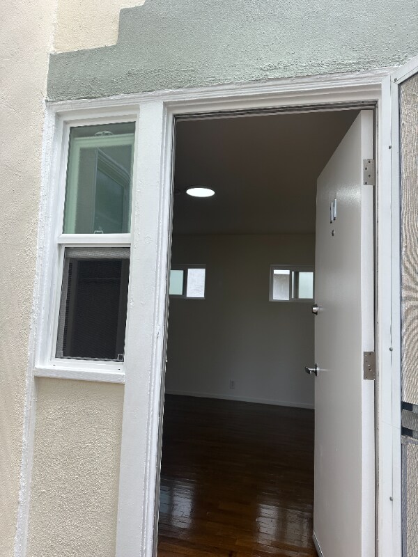 Building Photo - 935 Euclid St
