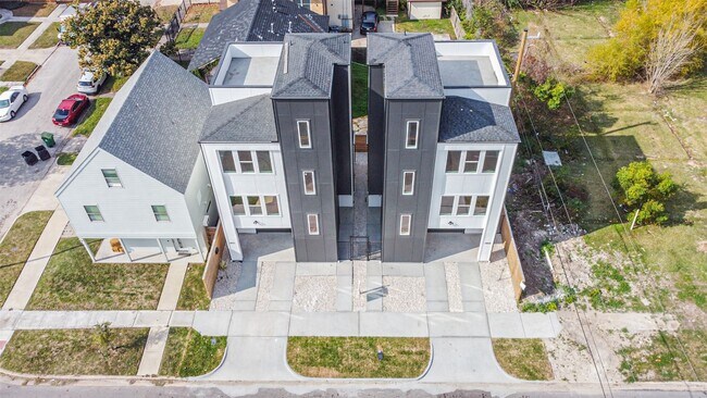 Building Photo - 3810 Ennis St