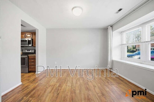 Building Photo - 1957 Darnell Dr