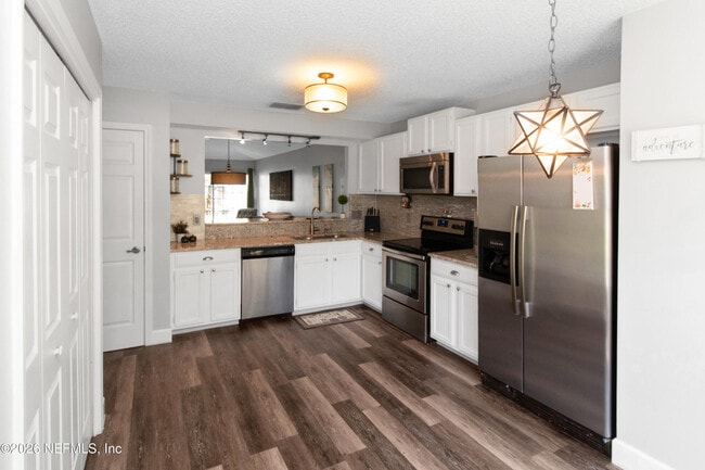 Building Photo - 1720 Wildwood Creek Ln