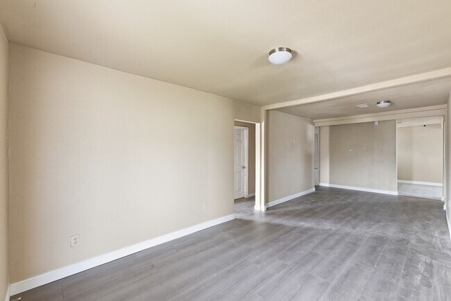 Building Photo - 2411 Leffingwell St