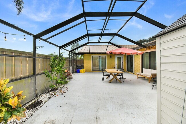 Building Photo - 5805 Golden Eagle Cir
