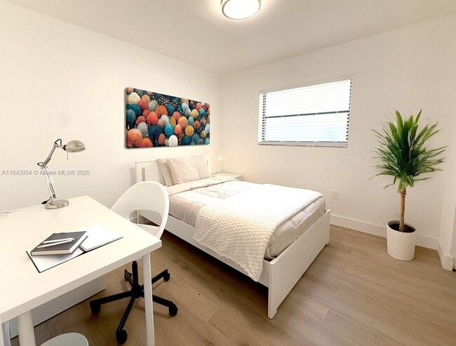 Building Photo - 6250 SW 58th Pl