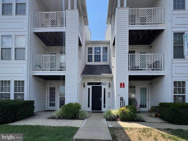 Building Photo - 705 Harvest Run Dr