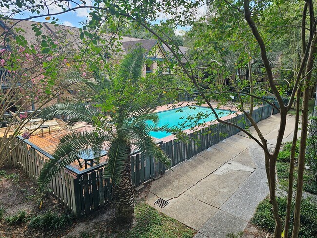 Building Photo - 8287 Kingsbrook Rd