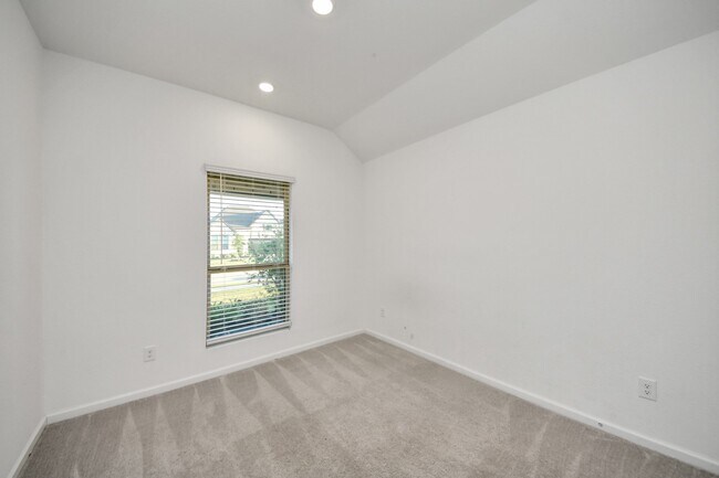 Building Photo - 30327 Tall Fescue Dr