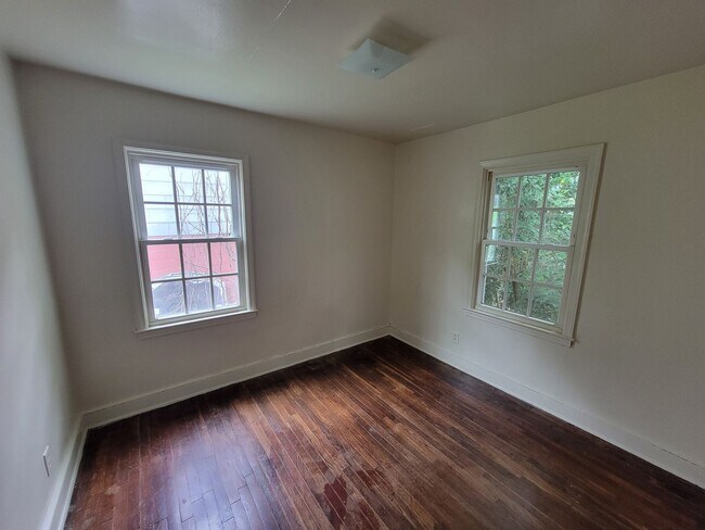 Building Photo - 615 Julian St