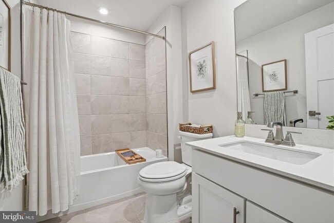 Building Photo - 60 Pratt Ln