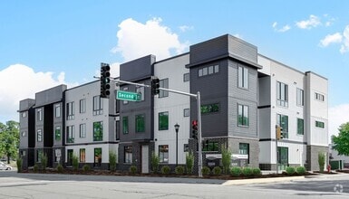 Building Photo - 5117 Fairview Ave