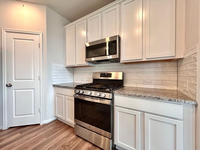 Building Photo - 208 Azalea Spgs Rd