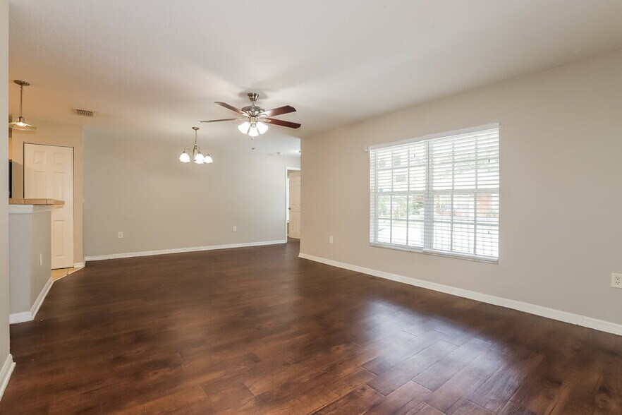 Building Photo - 10326 Summerview Cir