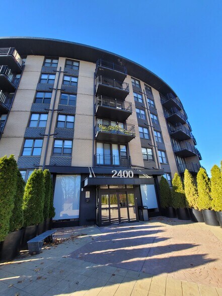 Primary Photo - 2400 Hudson Terrace