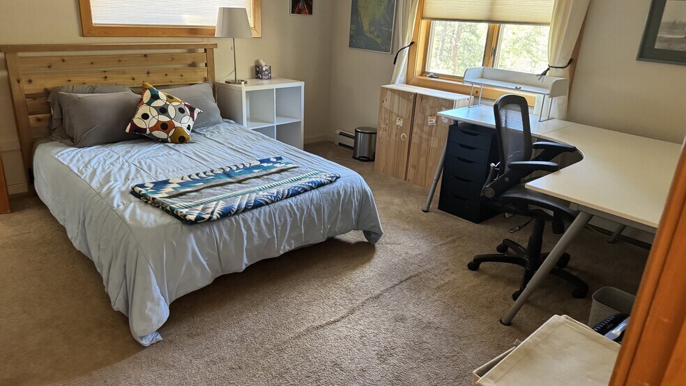 Building Photo - 24728 Foothills Dr N