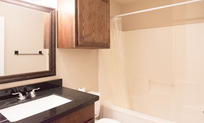 Building Photo - AUGUST PRE-LEASE!  4 Bedroom/3.5 Bathroom ...