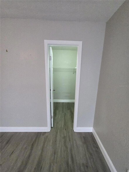 Building Photo - 3044 Antique Oaks Cir